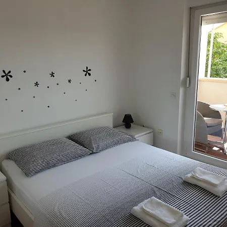 Apartment Roko *